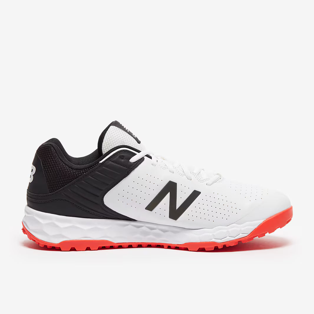 New Balance KC4020 Junior Cricket Shoes