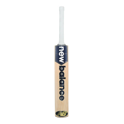 New Balance DC 200 Cricket Bat - 2026